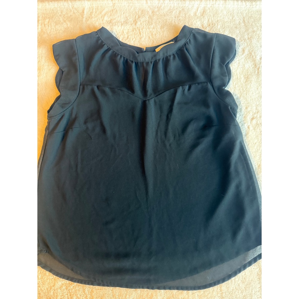 Monteau Los Angeles Black Scallop Sleeve Keyhole Back Blouse Medium